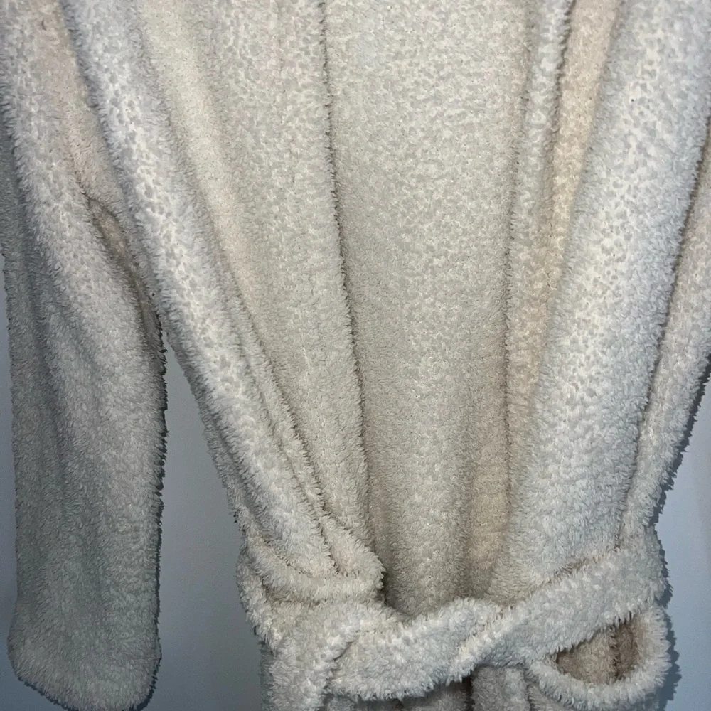 Barefoot Dreams Bamboo Robe children’s 10-12 years - Picture 8 of 13
